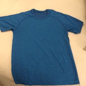 Lululemon men’s metal vent shirt
